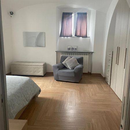 Elle'S House Apartment Savona Exterior photo