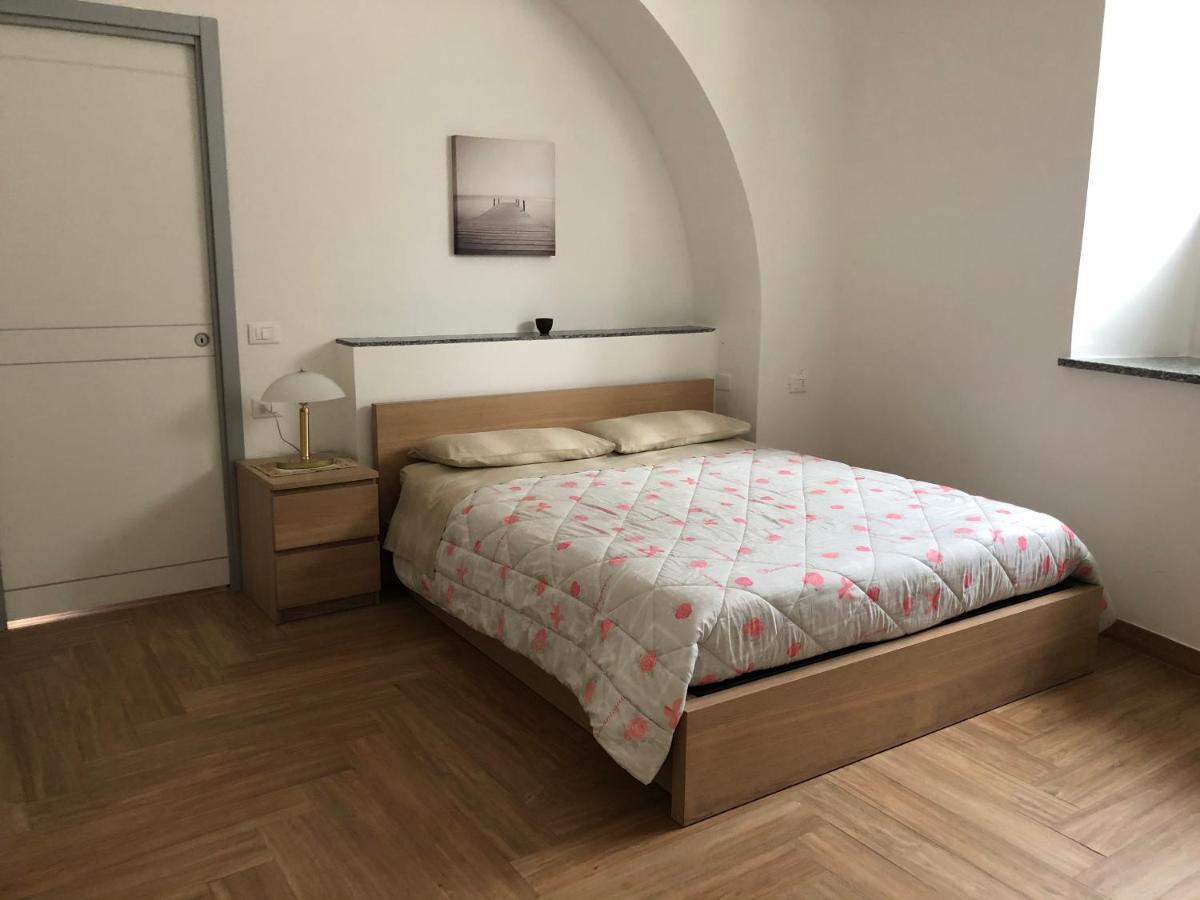 Elle'S House Apartment Savona Exterior photo