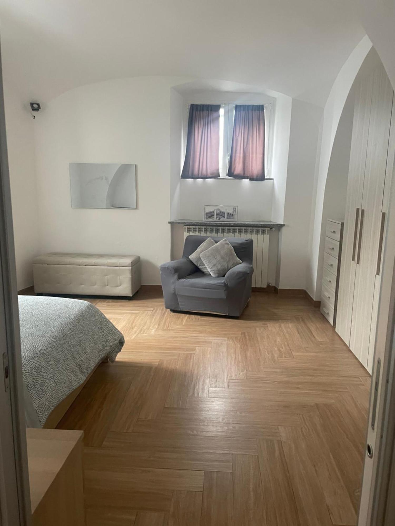 Elle'S House Apartment Savona Exterior photo